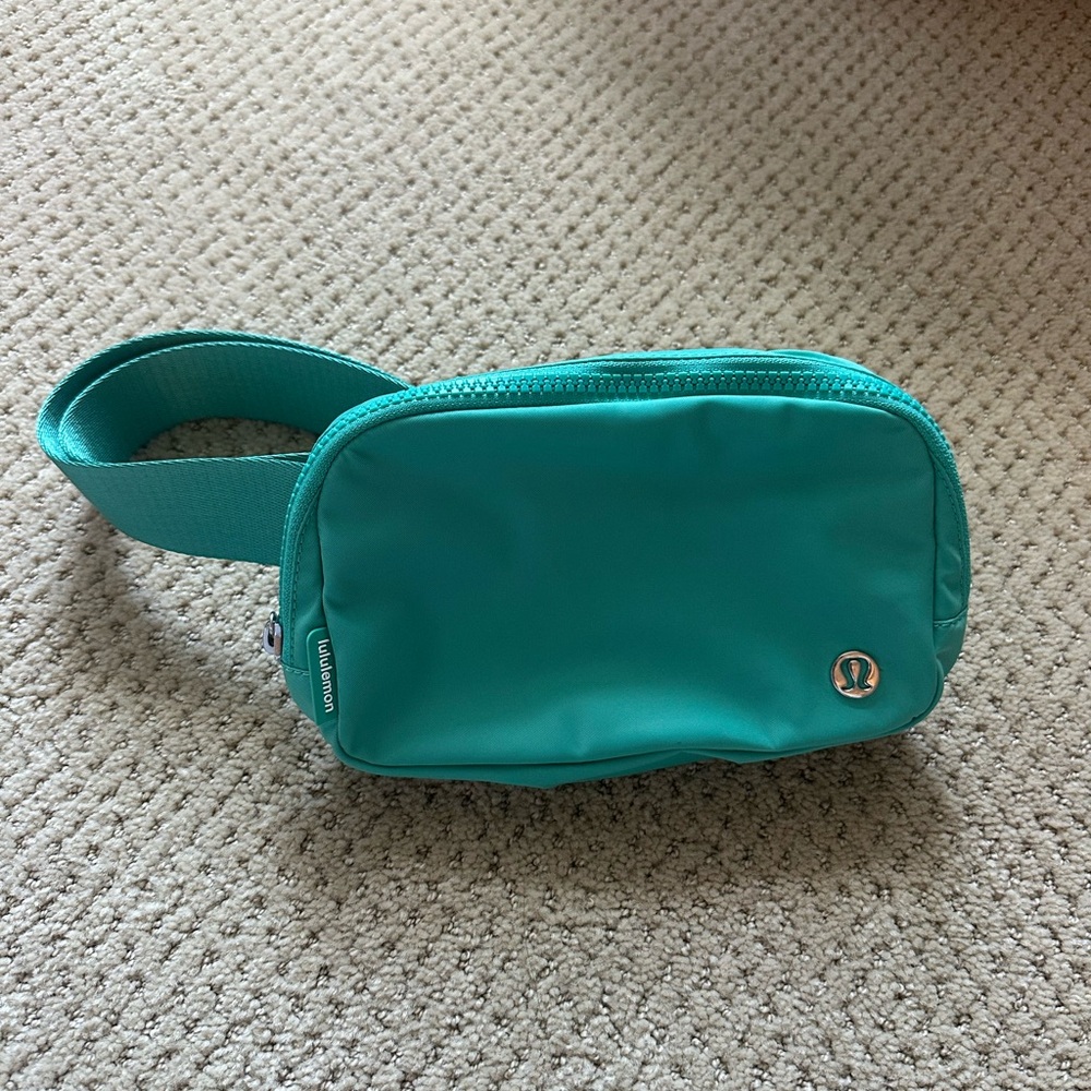 lululemon athletica Teal Travel Bag